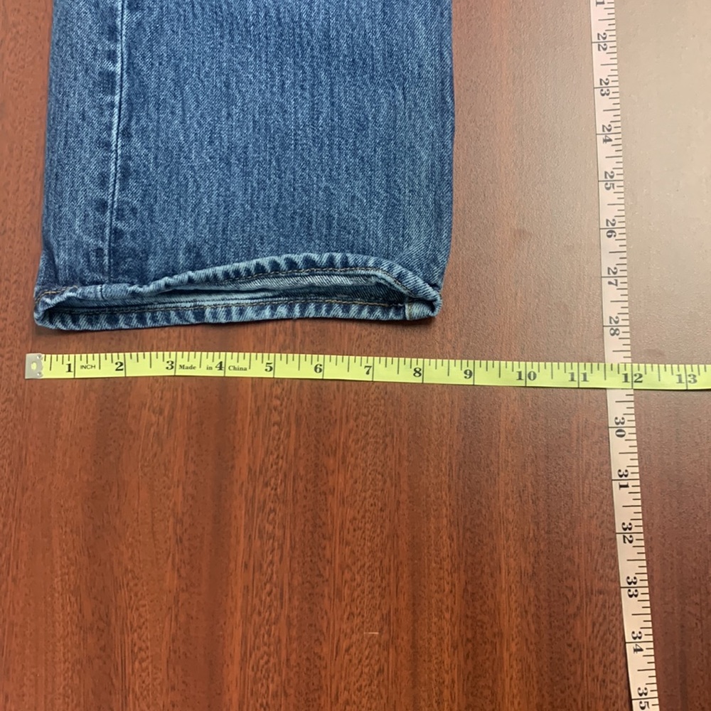 Levis Jeans - Picture 3 of 6